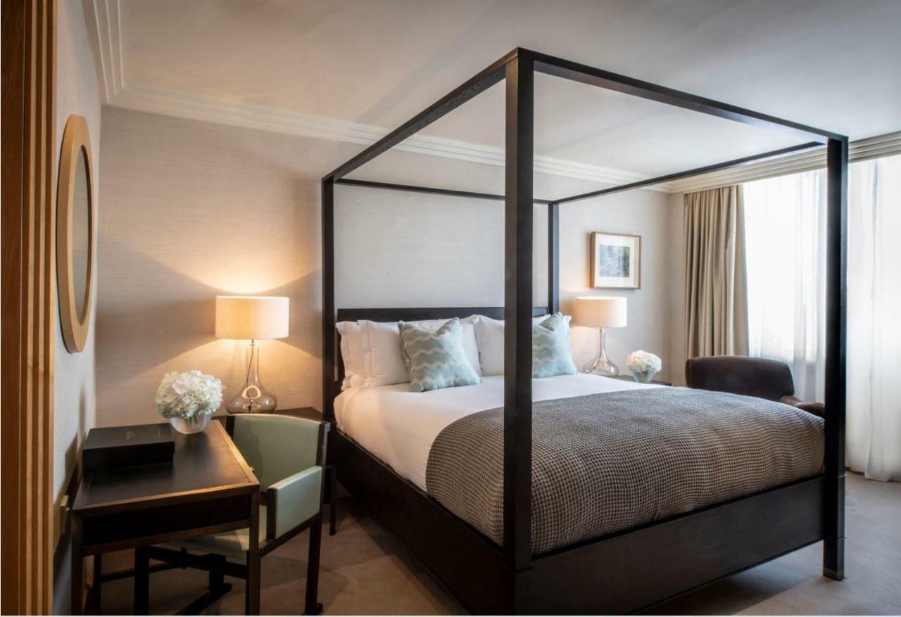 The Westbury Hotel Дублин Экстерьер фото A bedroom at the hotel